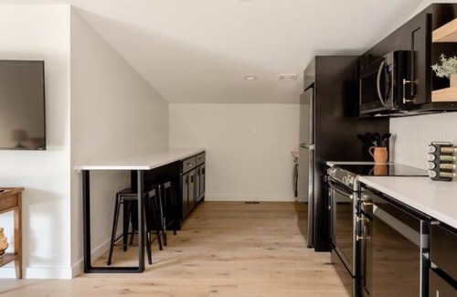 Knox - Henderson Apartment | Cozy studio in fabulous Lowest Greenville, Dallas, Texas