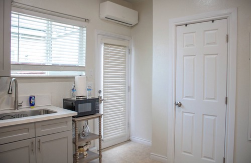 Tulare Apartment | Cozy studio in fantastic Tulare with WiFi access