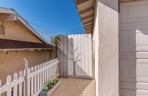 Simi Valley Apartment | Cozy studio in peaceful Simi Valley with WiFi, AC