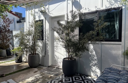 Downtown Los Angeles Apartment | Cozy studio in safe neighborhood