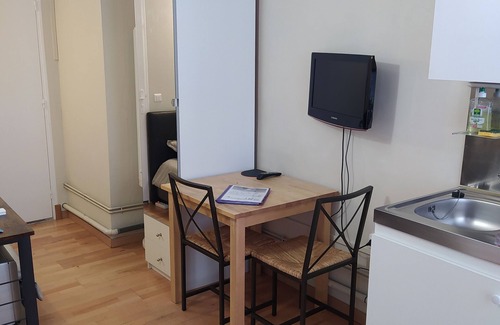 Quartier Sainte-Avoye Apartment | Cozy Studio in the Heart of Paris