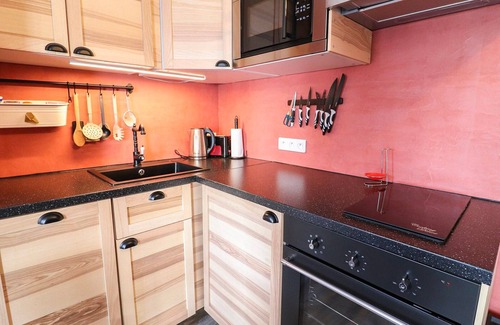 Le Lavachet Apartment | Cozy Studio in Tignes Le Lavachet · Ski-In/Ski-Out · Near Shops · Balcony · Bathtub