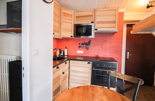 Le Lavachet Apartment | Cozy Studio in Tignes Le Lavachet · Ski-In/Ski-Out · Near Shops · Balcony · Bathtub