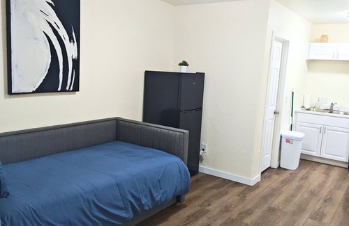 West Colorado Springs Apartment | Cozy studio in enjoyable Colorado Springs with AC