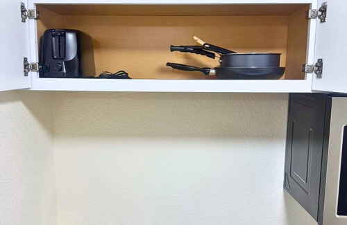 West Colorado Springs Apartment | Cozy studio in enjoyable Colorado Springs with AC