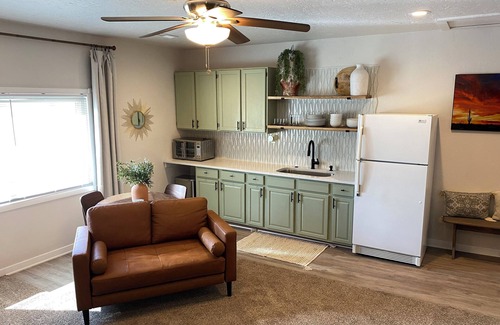 Green Springs Apartment | Cozy studio in Washington with WiFi, AC, close to restaurants & shopping.