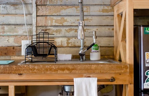 Kenilworth Apartment | Cozy studio just outside of downtown with garden and mountain views