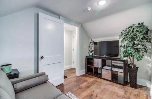 Cleveland Apartment | Cozy studio near Cleve Clinic Case