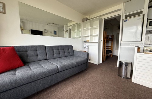 Le Lavachet Apartment | Cozy Studio Near Slopes and Shops with Balcony
