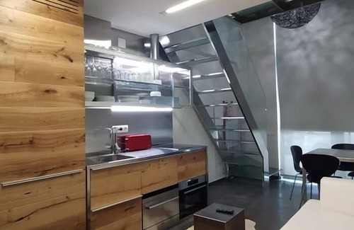 el Fort Pienc Apartment | Cozy studio near the Arc de Triomphe with shared swimming pool and terrace
