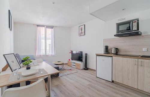 Chatellerault Apartment | Cozy Studio - Near Train Station & Center - Futuroscope 4