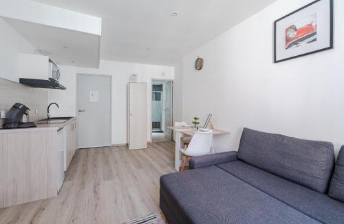 Chatellerault Apartment | Cozy Studio - Near Train Station & Center - Futuroscope 4