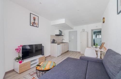 Chatellerault Apartment | Cozy Studio - Near Train Station & Center - Futuroscope 4
