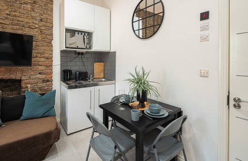Fortune Green Apartment | Cozy Studio Next 2 Kilburn station