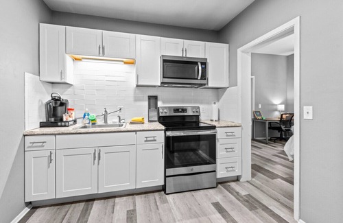 St. Charles Historic District Apartment | Cozy Studio Oasis Blocks from Main Street