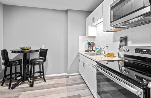 St. Charles Historic District Apartment | Cozy Studio Oasis Blocks from Main Street
