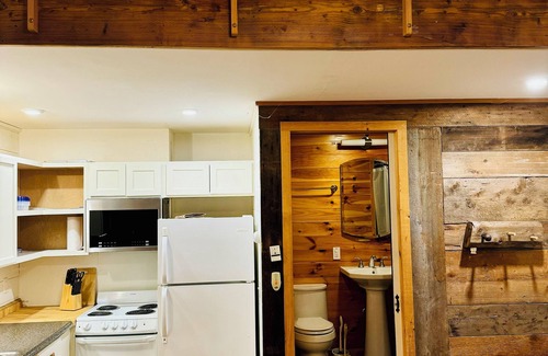 Poultney Apartment | Cozy Studio Retreat in Poultney, VT Ideal for Remote Work or a Serene Getaway