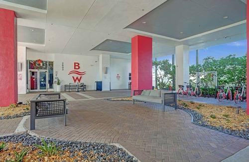 Hallandale Beach Apartment | Cozy Studio Room Resort Amenities Beach Pool Gym