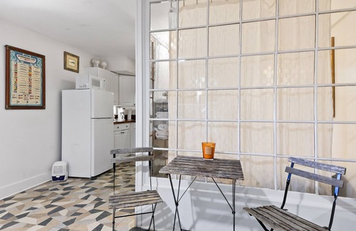 Thunderbolt Apartment | Cozy Studio/Sleeps 2/Thunderbolt/Mins to DT and Tybee