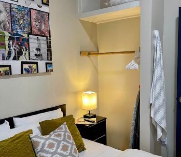 Cypress Hills Apartment | Cozy Studio Staycation - Brooklyn close to Train stations