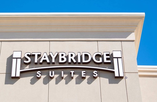Dearborn Apartment | Cozy Studio Suite | Indoor Pool, Hot Tub, Free Wi-Fi, Free Breakfast
