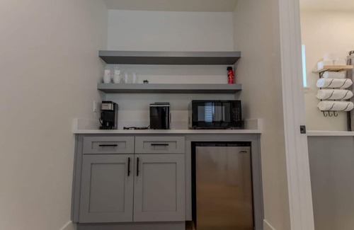 Coeur d'Alene Apartment | Cozy Studio Suite in Heart of Coeur d'Alene – 5 Min to the Resort & Lake