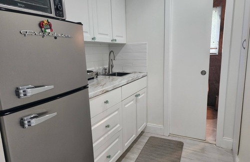 Ojus Condo | Cozy Studio w/Bay Views, Kayak & Porch in Aventura