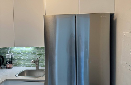 North Bay Village Condo | Cozy Studio with the Best Miami Skyline Views and free parking