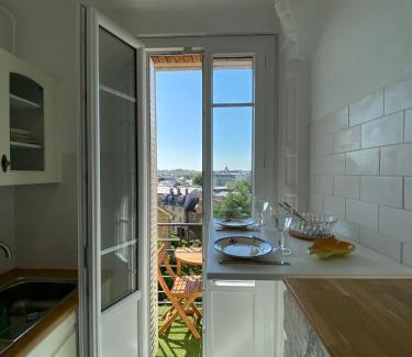 Notre-Dame Apartment | Cozy studio with a view over the Palace - 5' walk