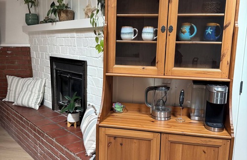 Solvang Apartment | Cozy studio with AC and indoor patio with hot tub in charming Solvang