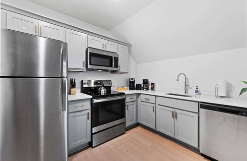 Downtown Louisville Apartment | Cozy Studio with Free Parking | Near Hospitals