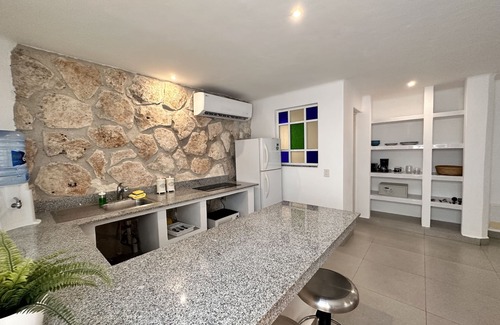 Zona Hotelera Apartment | COZY STUDIO WITH FULL KITCHEN ★ AMAZING LOCATION
