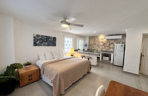 Zona Hotelera Apartment | COZY STUDIO WITH FULL KITCHEN ★ AMAZING LOCATION