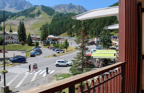 Les Claux Apartment | Cozy Studio with Mountain Nook, Sleeps 4, Near Slopes and Shops in Vars Les Claux