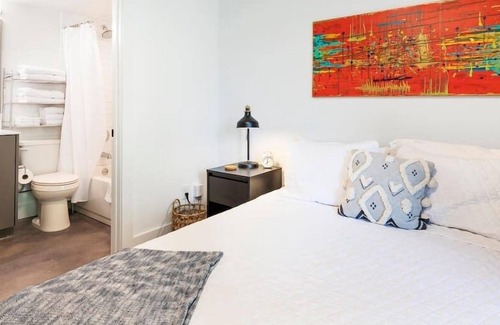 Virginia Highland Apartment | Cozy Studio with Queen Bed, City Walkable!