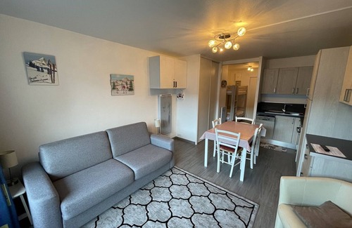 Laveissiere Apartment | Cozy Studio with Terrace, Ski Locker, and Easy Access to Slopes and Shops