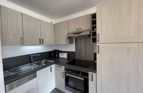 Laveissiere Apartment | Cozy Studio with Terrace, Ski Locker, and Easy Access to Slopes and Shops