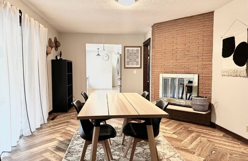 Hillsboro House | Cozy & Stylish Homenn