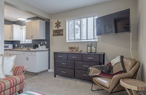 Silver Star Mountain Apartment | Cozy suite with incredible views - perfect for a family!
