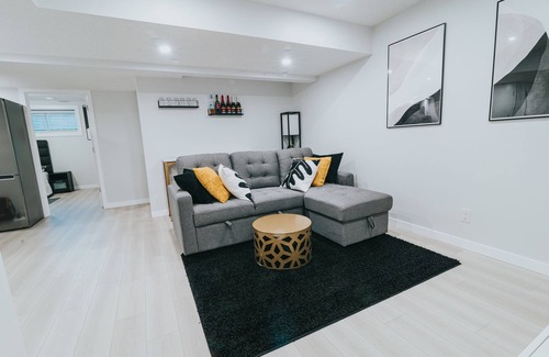 Southwest Edmonton House | Cozy suite with separate entrance, 15 mins to airport, free WiFi and parking.
