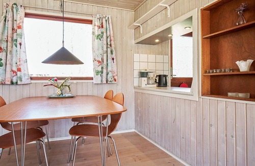 Oster Somarken House | Cozy Summer House Near the Beach