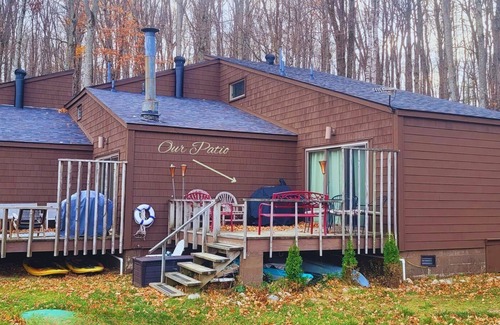 Gaylord Condo | Cozy Summer Townhome - Beautiful Lakefront Access in a Private, Rural Community