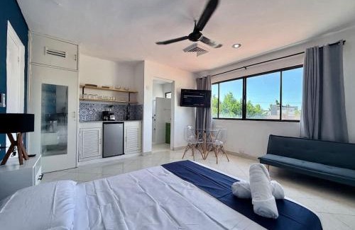 Colonia Campestre House | Cozy & Sunlit Apartment for 3 plus Pool