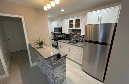 Sunrise Apartment | Cozy sunny Guesthouse close to Fort Lauderdale Sawgrass