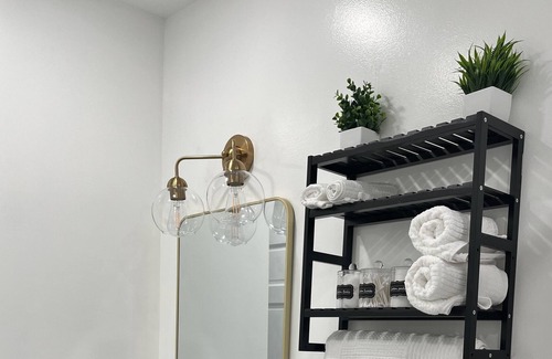 Utica House | 🌅 Cozy Sunset 1BR 🌟