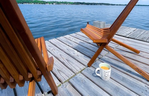 Livonia House | Cozy Sunset Bungalow with Private Lake Access