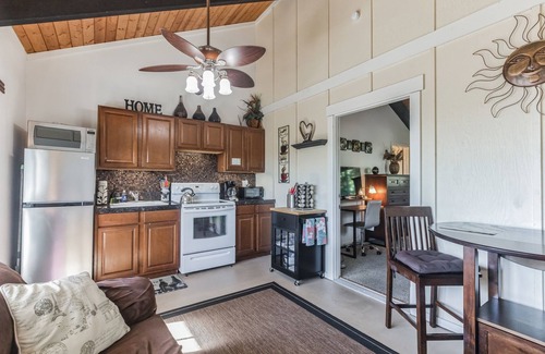 Kalaoa House | Cozy Sunset Views W/Lanai - Close To Beach 1 Bedroom Home by RedAwning