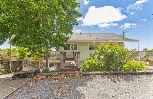 Kalaoa House | Cozy Sunset Views W/Lanai - Close To Beach 1 Bedroom Home by RedAwning