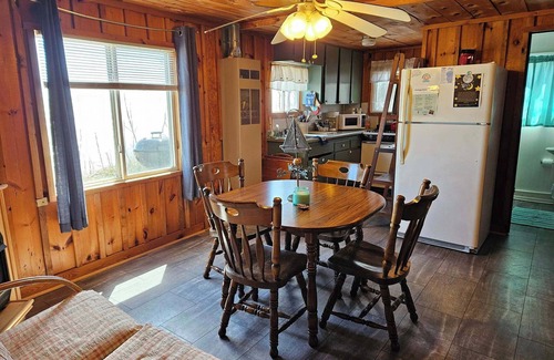 Oscoda Cottage | Cozy Surfside Cottage on Great Lake Huron