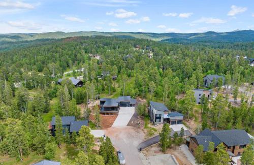 Deadwood House | Cozy T Cabin at Powderhouse Pass